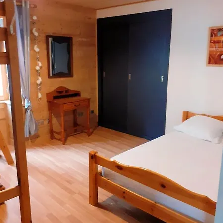 La Maison Du Rocher Apartment *